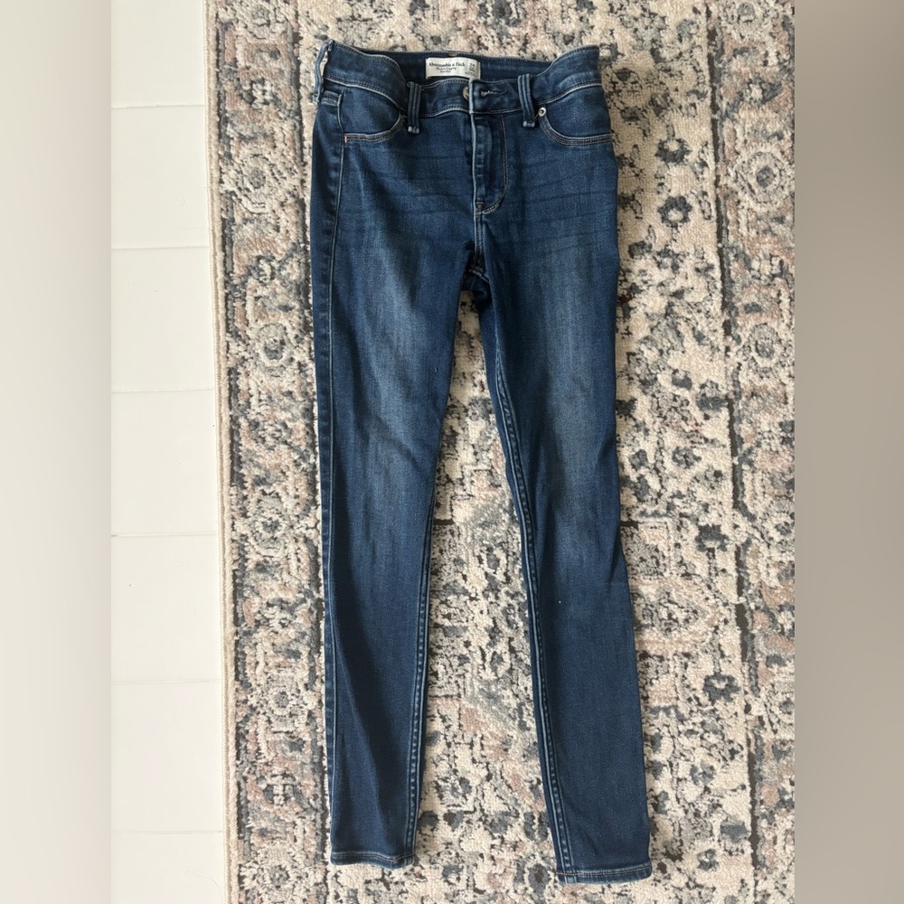 Abercrombie and Fitch mid rise legging